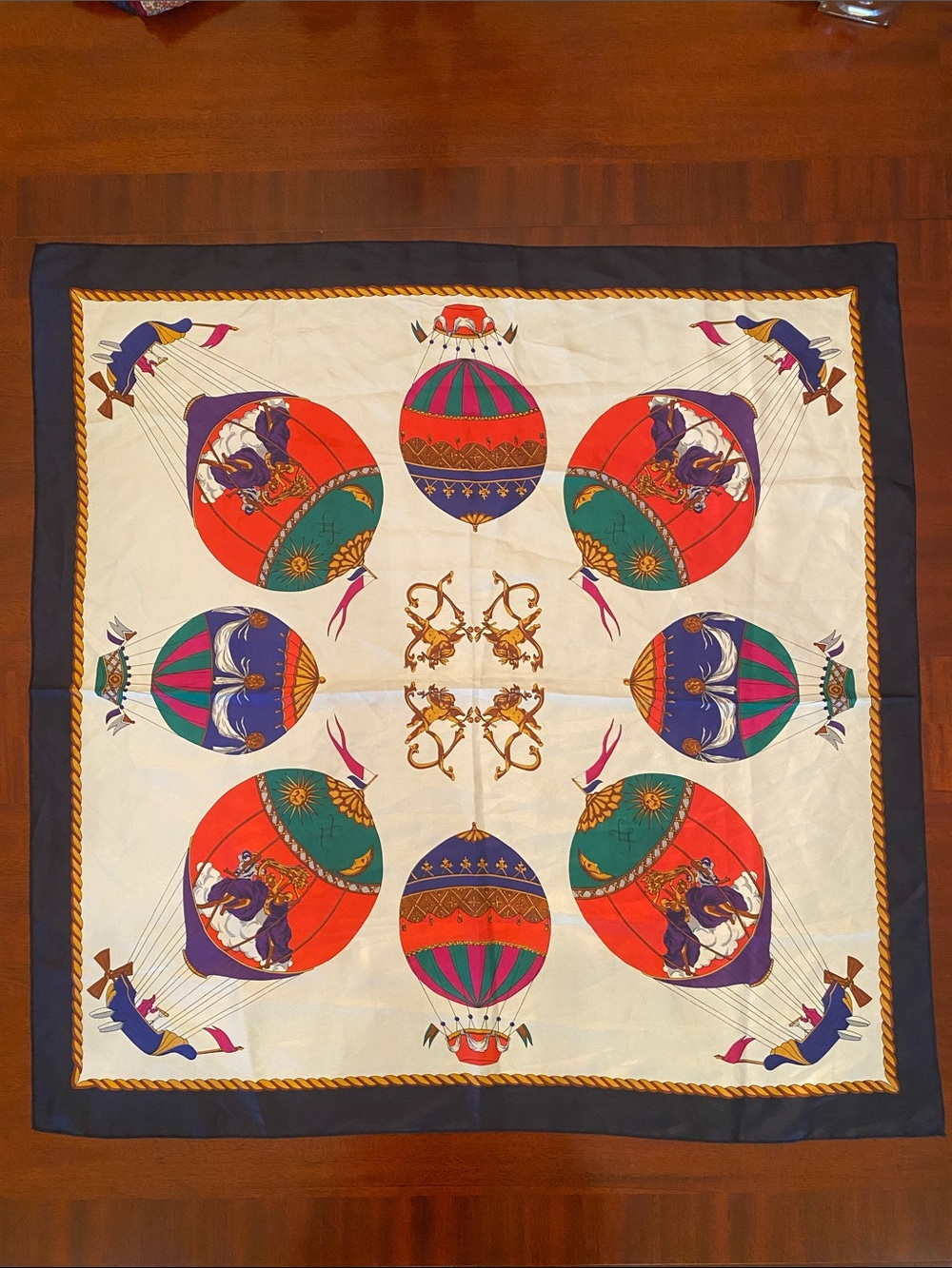 Elegant Hot Air Balloon Print Scarf - Navy, Red, Green